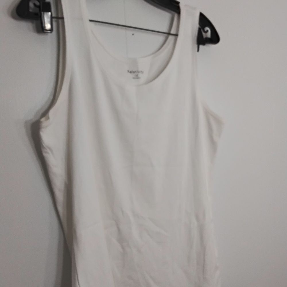Relativity White Scoop Neck Tank Top